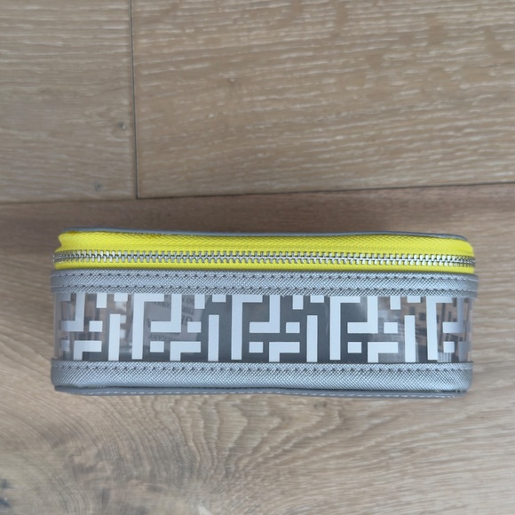 Trinny London Jubilee Small Travel Makeup Bag NWOT - Picture 2 of 9